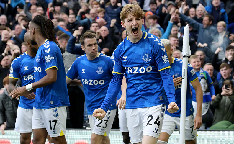 乌姆蒂蒂：德尚是顶级教练标杆；博格巴心理强大能重返巅峰（乌姆蒂蒂：德尚是名帅典范，博格巴心态强大有望重返巅峰）