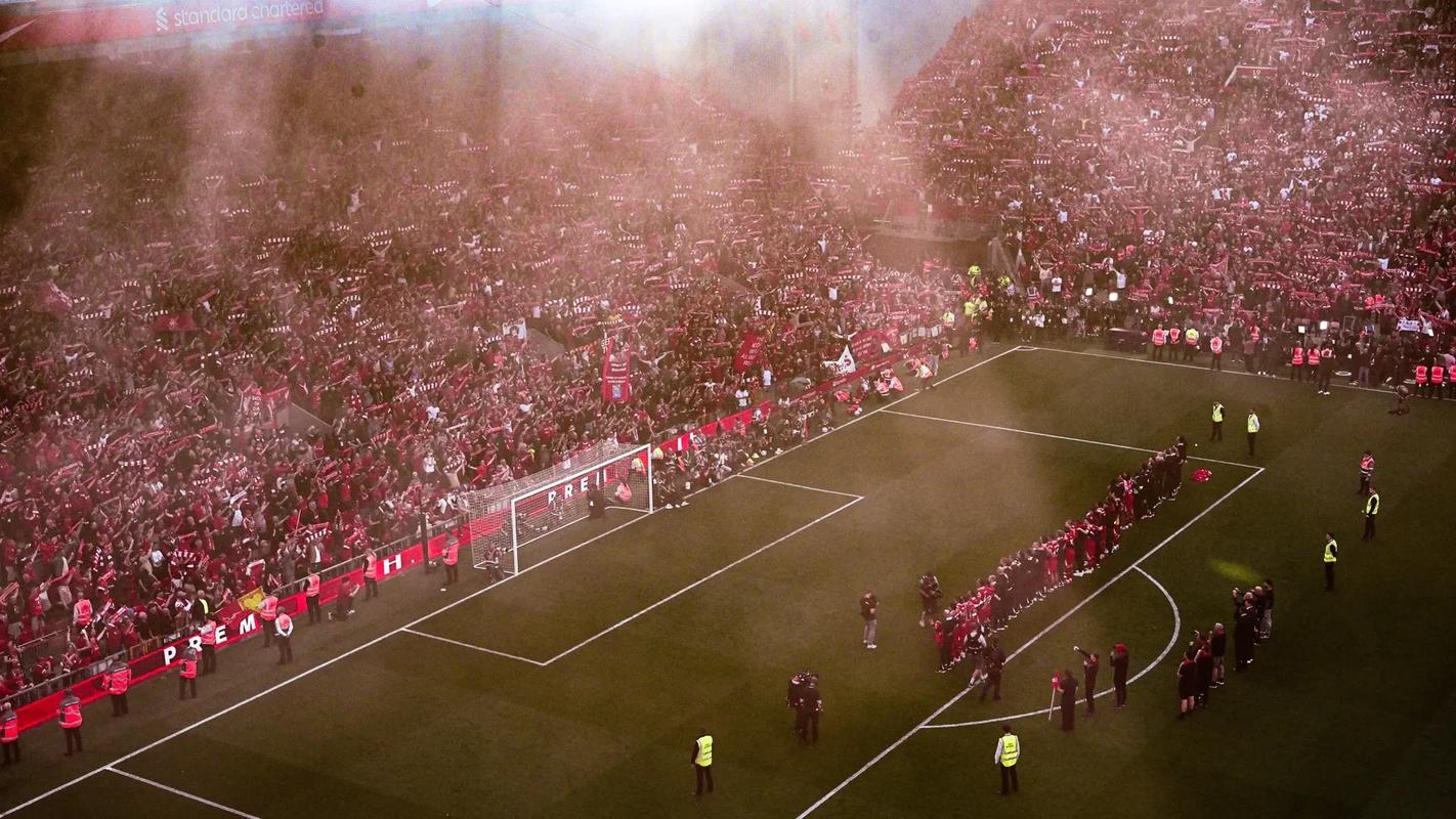 19岁212天，麦利是纽卡队史第二年轻在英超单场传射的球员（19岁212天的麦利成为纽卡史上在英超单场完成传射的第二年轻球员）