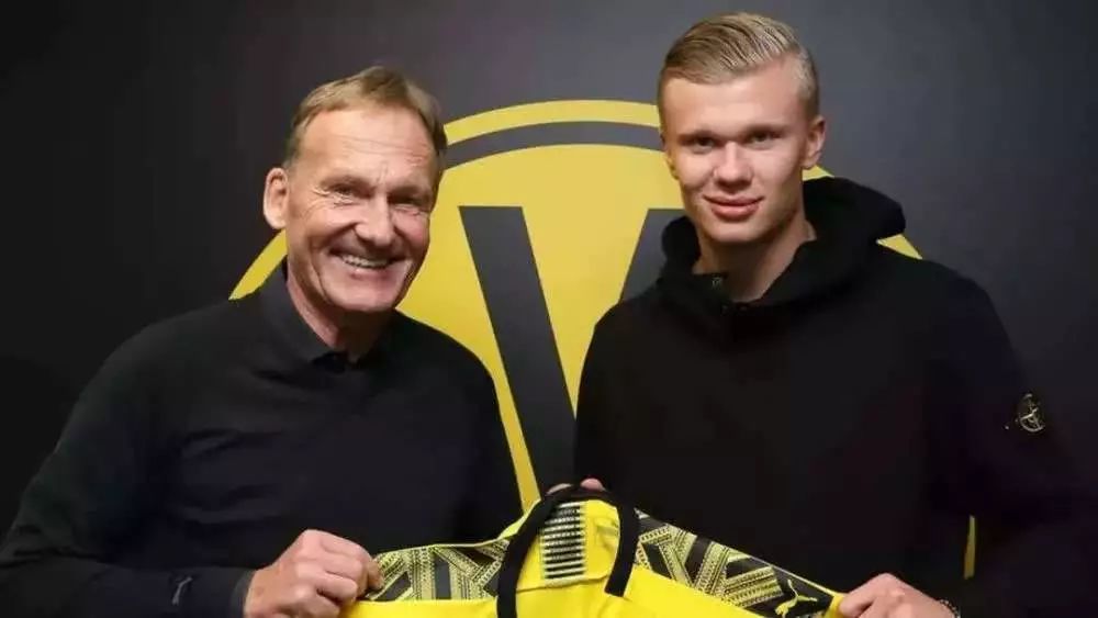 法比奥庆祝足协杯夺冠：我们是冠军，这座城市值得拥有这一刻（法比奥欢庆足协杯封王：我们是冠军，这座城市配得上这一刻）