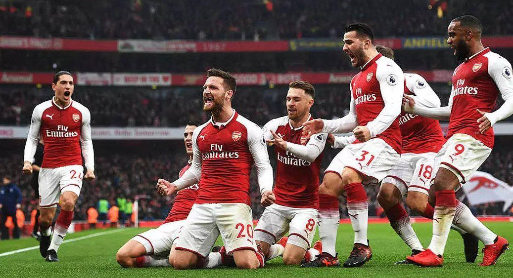 欧冠赛场精彩瞬间：皇马主场2-0取胜,（欧冠精彩瞬间回放：皇马主场2比0告捷）