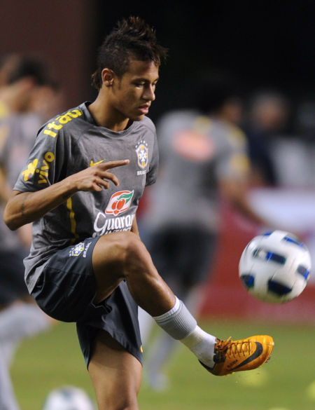 记者：凯帕因在训练中受伤缺席北伦敦德比（记者：凯帕训练中受伤，将无缘北伦敦德比）