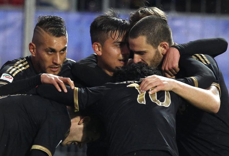 张外龙：曾跟球迷承诺一定会回到重庆；跪谢最努力的球员们（张外龙称曾许诺定会回到重庆，跪地感谢最拼的球员）