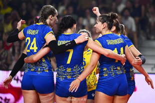 外线手感火热 比赛早早失去悬念（外线准星爆表，比赛提前定局）