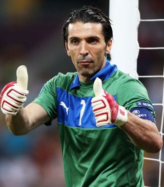 15场22球，切尔西成为欧冠对巴萨进球第三多的球队（切尔西15战攻入22球，欧冠对巴萨进球数排名第三）