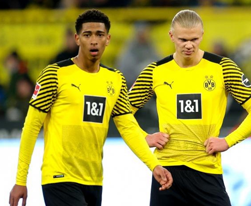 战狼队贡献2射1传！官方：B费当选英超第十五轮最佳球员（英超第15轮官方最佳：B费当选，战狼队贡献2球1助）