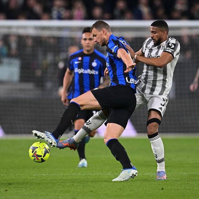 武汉女足vs东孟加拉女足首发：王霜领衔，奥乌苏先发（武汉女足战东孟加拉女足首发出炉：王霜压阵，奥乌苏首发）