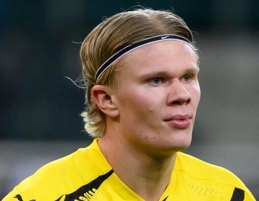 德容：不应该再和上赛季比较了，上赛季我们也没拿到欧冠冠军（德容：别再和上赛季相比了，那时我们同样无缘欧冠）